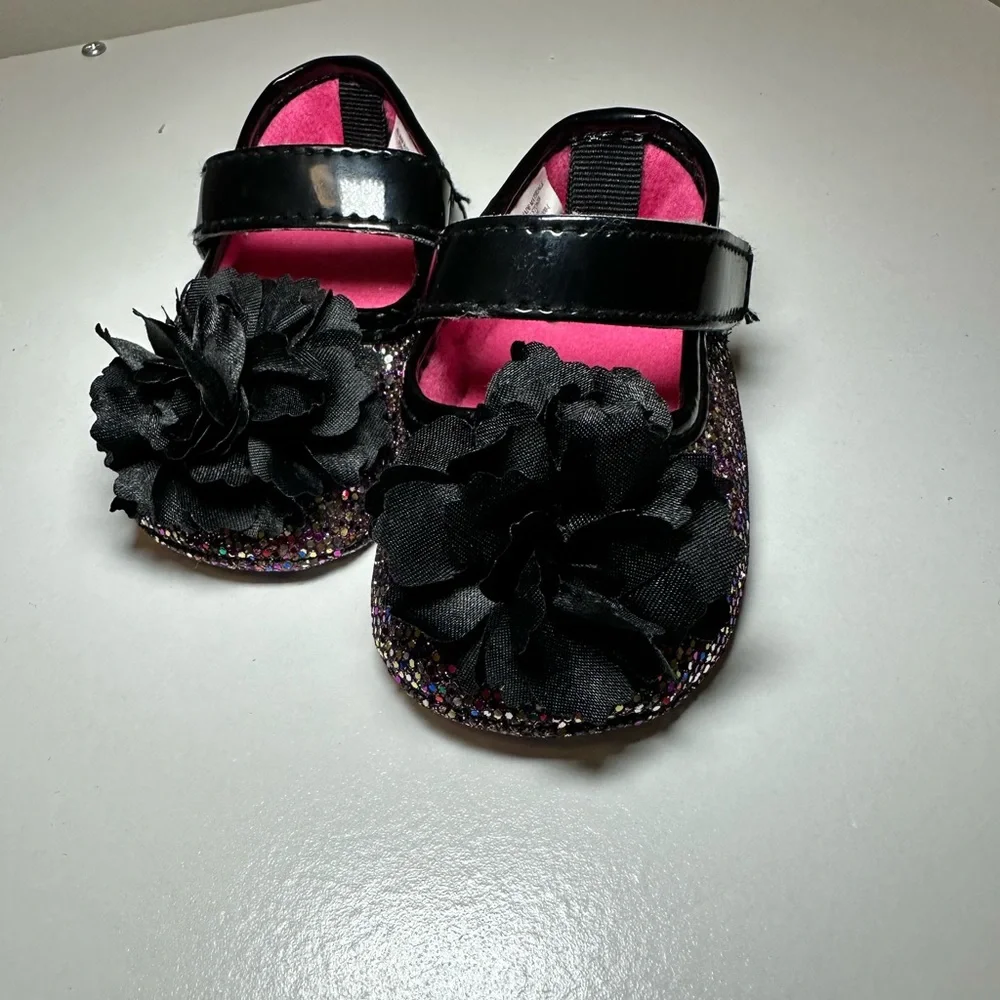 Pink sparkly Mary Jane’s with floral detail size 3 6-9 months